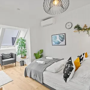 Near Klinik Floridsdorf - 3 Min To Supermarket And Pharmacy - On-site Parking For 19,90 Eur Viyana